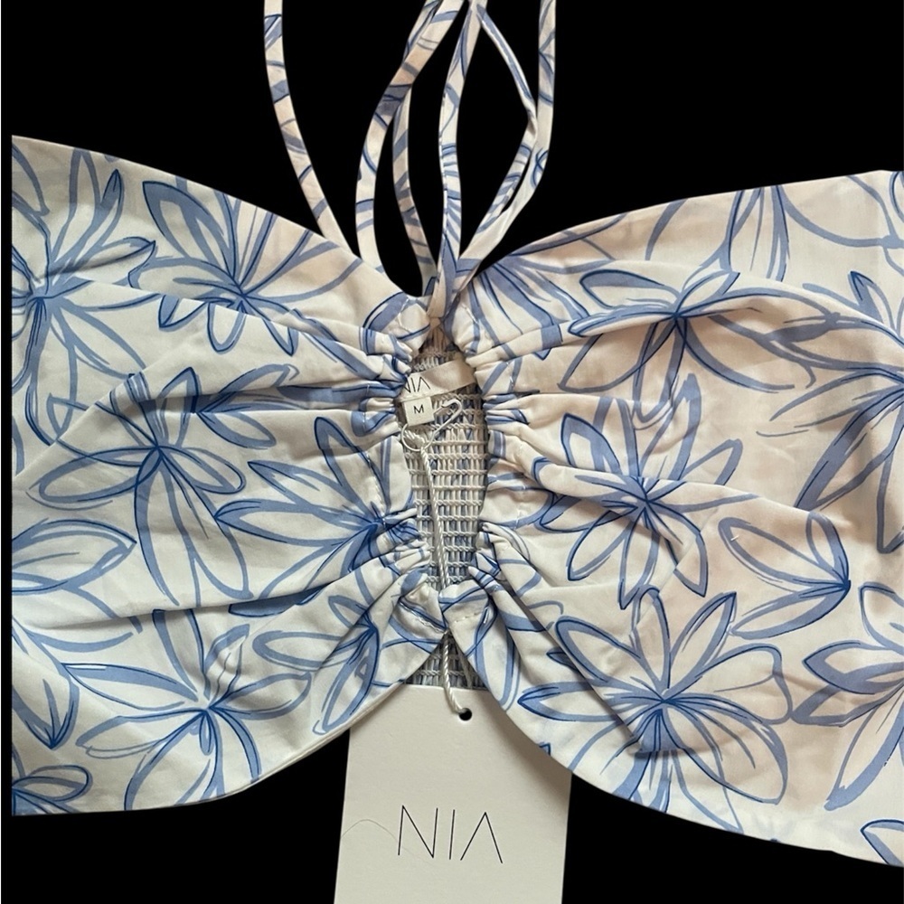 NIA
Floral Crop Top and Striped Shorts Set
NWT
SIZE medium - Picture 2 of 3